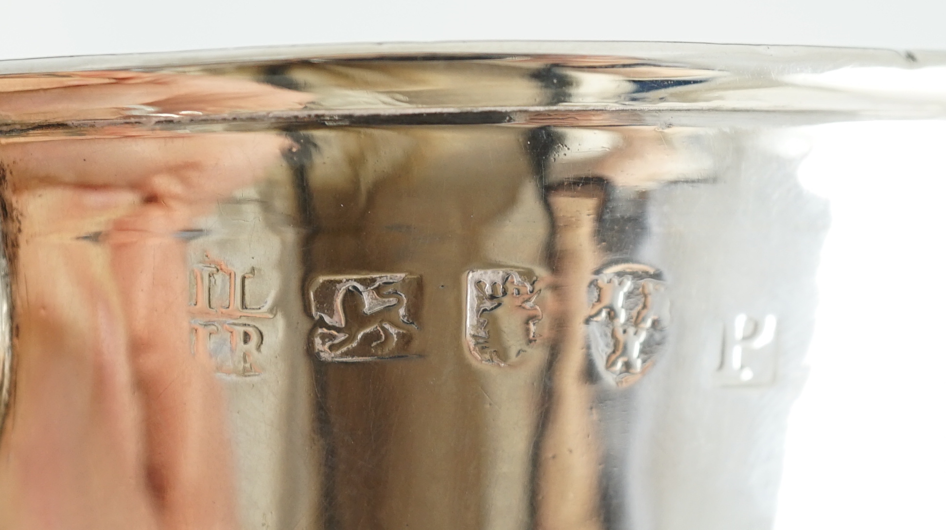 A George III provincial silver two handled pedestal cup, by Langlands & Robertson